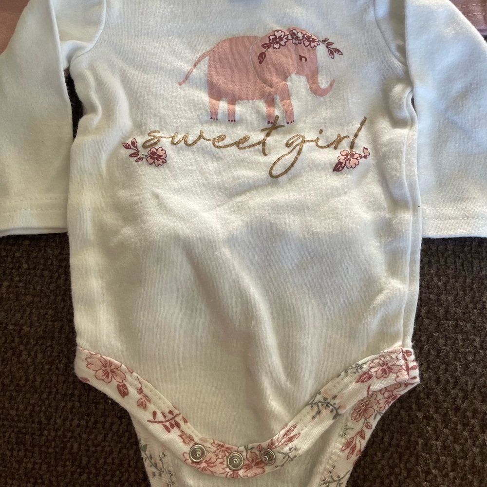 Baby Kiss 0-3 Month Elephant Print Long Sleeve Bodysuits 2 Pack Set 🩷 EUC - Picture 4 of 4